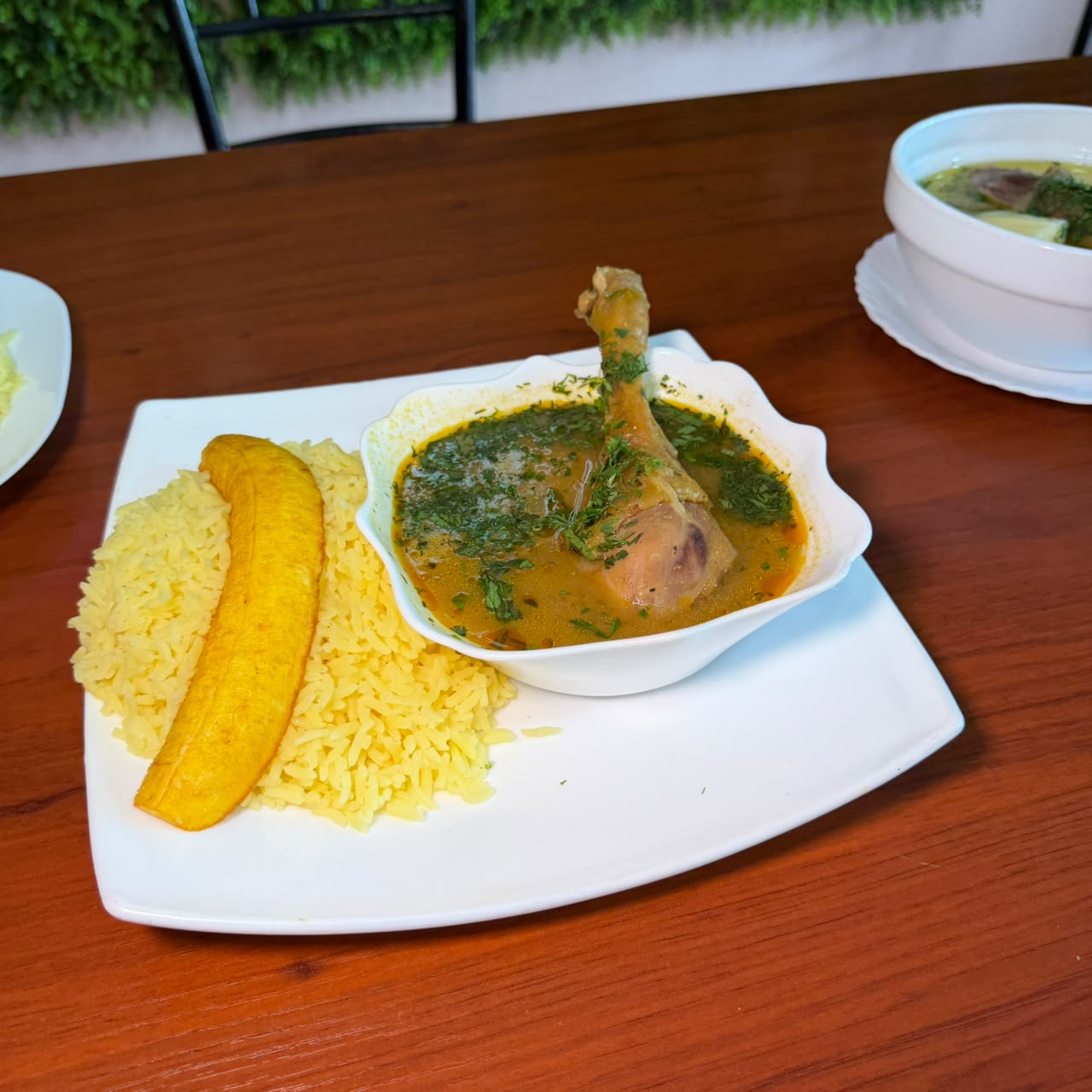 Seco de gallina criolla