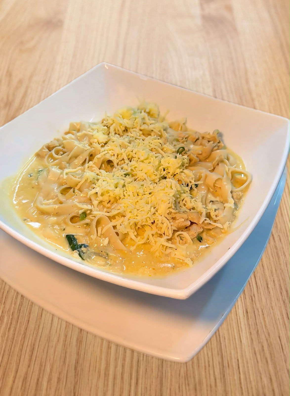 Fetuccini de pollo